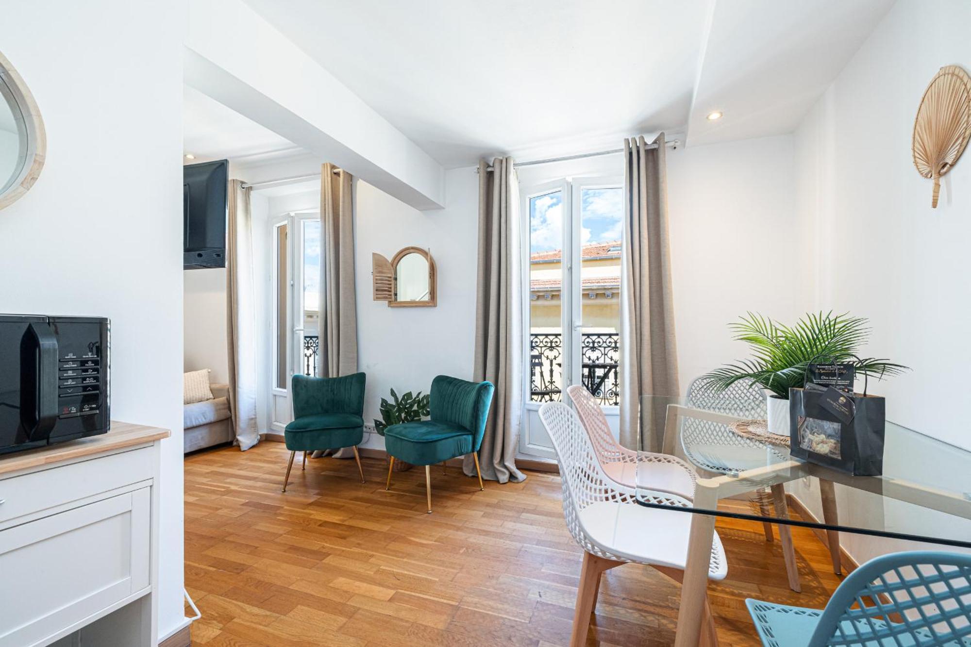 니스 Massena Street - 1 Bdr Duplex With Ac & Parking 아파트 외부 사진