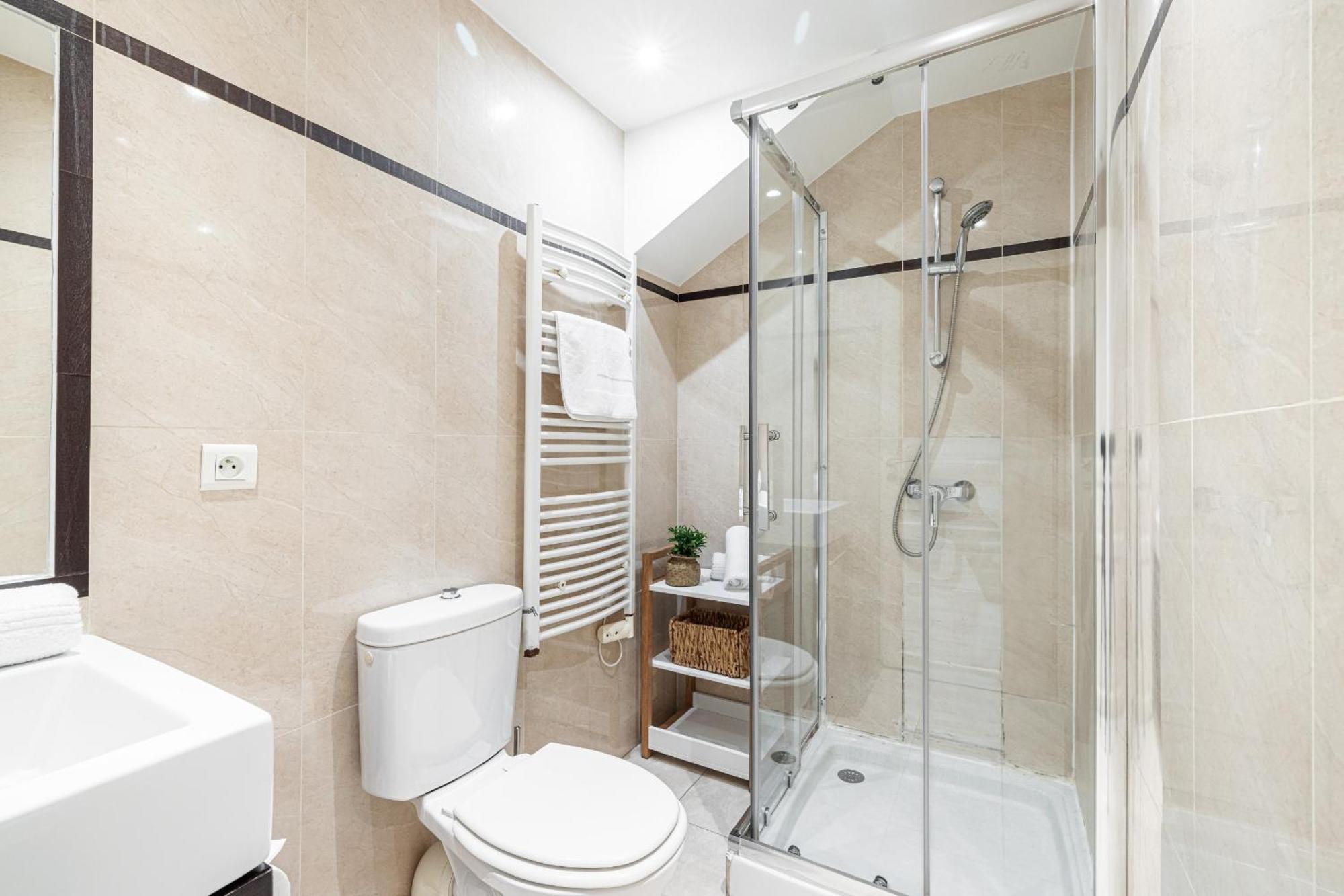니스 Massena Street - 1 Bdr Duplex With Ac & Parking 아파트 외부 사진