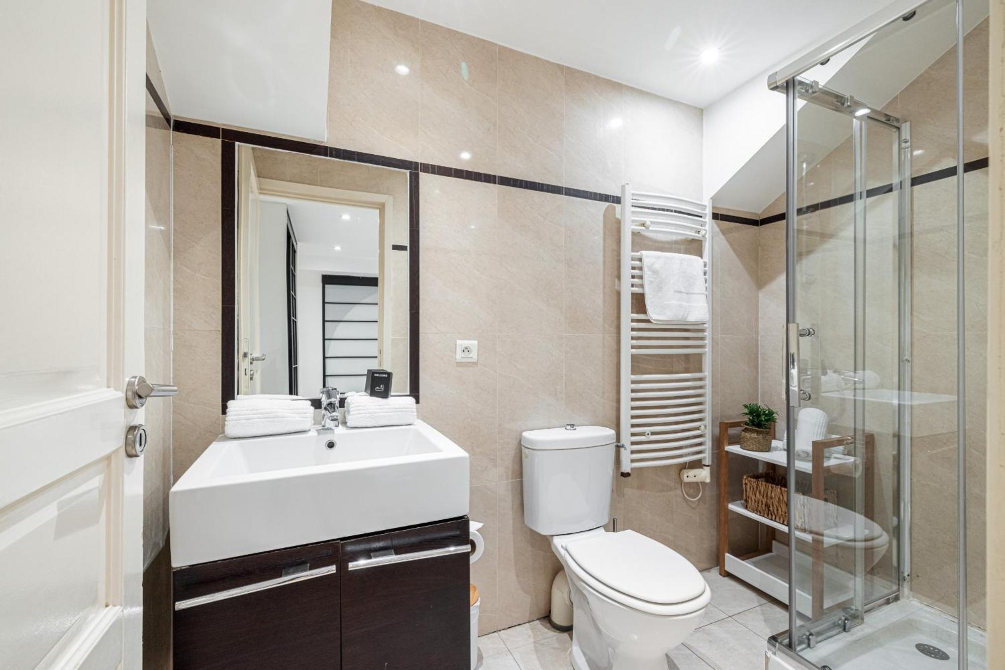 니스 Massena Street - 1 Bdr Duplex With Ac & Parking 아파트 외부 사진